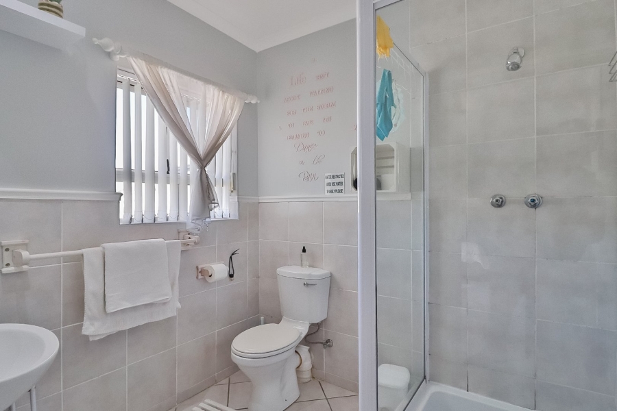 7 Bedroom Property for Sale in Country Club Western Cape